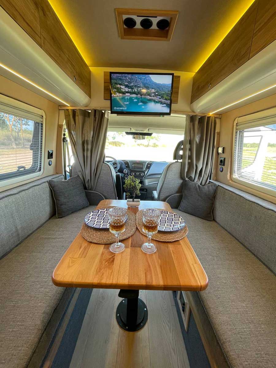 Techvan Karavan Techvan Karavan